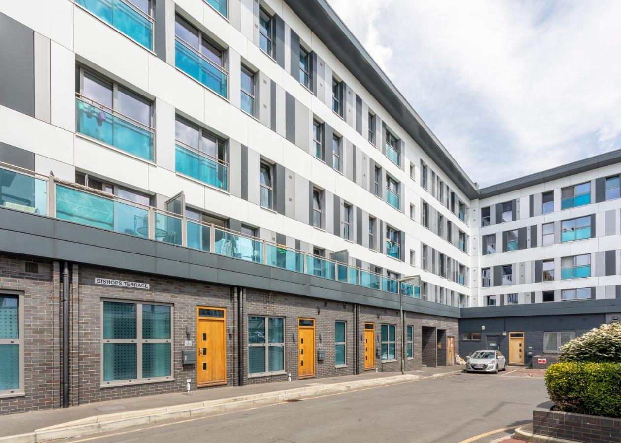 1 Bed Apartment - Redhill Central, Surrey, Gatwick #3 Buitenkant foto