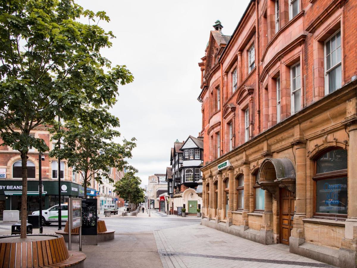 1 Bed Apartment - Redhill Central, Surrey, Gatwick #3 Buitenkant foto
