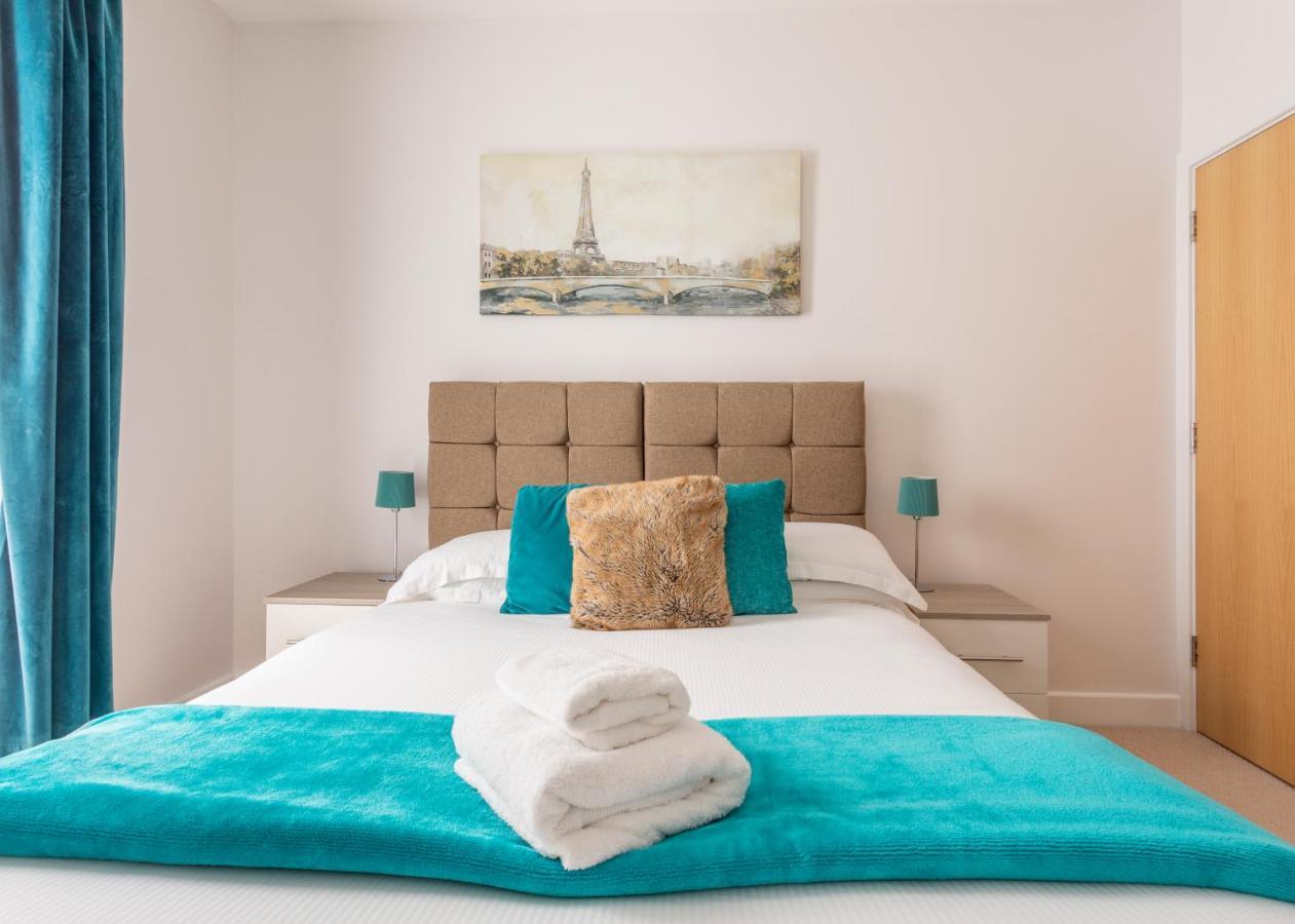 1 Bed Apartment - Redhill Central, Surrey, Gatwick #3 Buitenkant foto