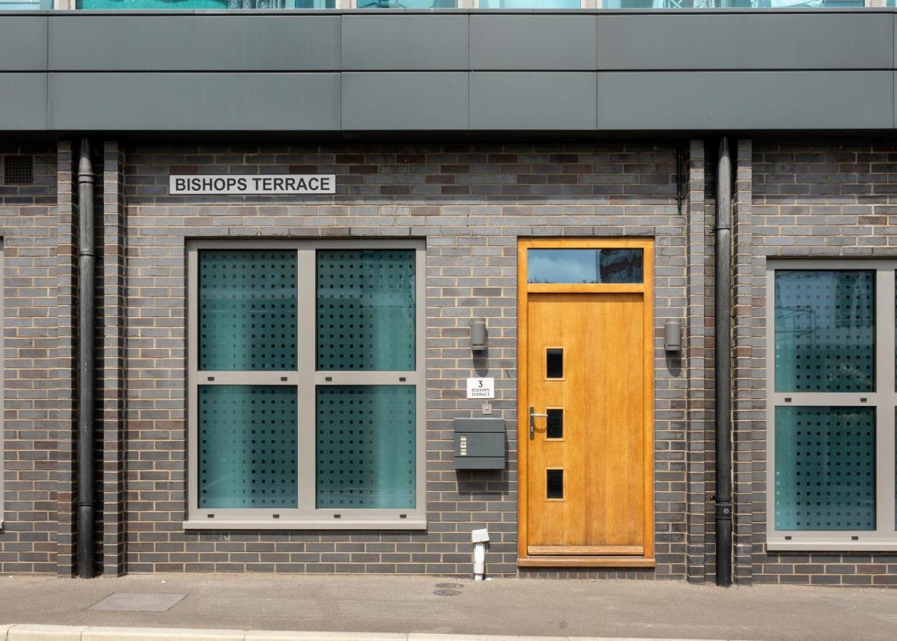 1 Bed Apartment - Redhill Central, Surrey, Gatwick #3 Buitenkant foto