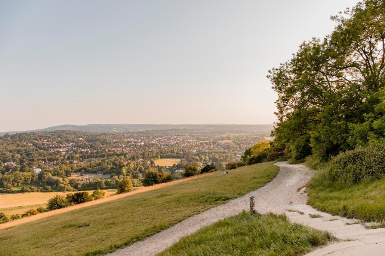 1 Bed Apartment - Redhill Central, Surrey, Gatwick #3 Buitenkant foto